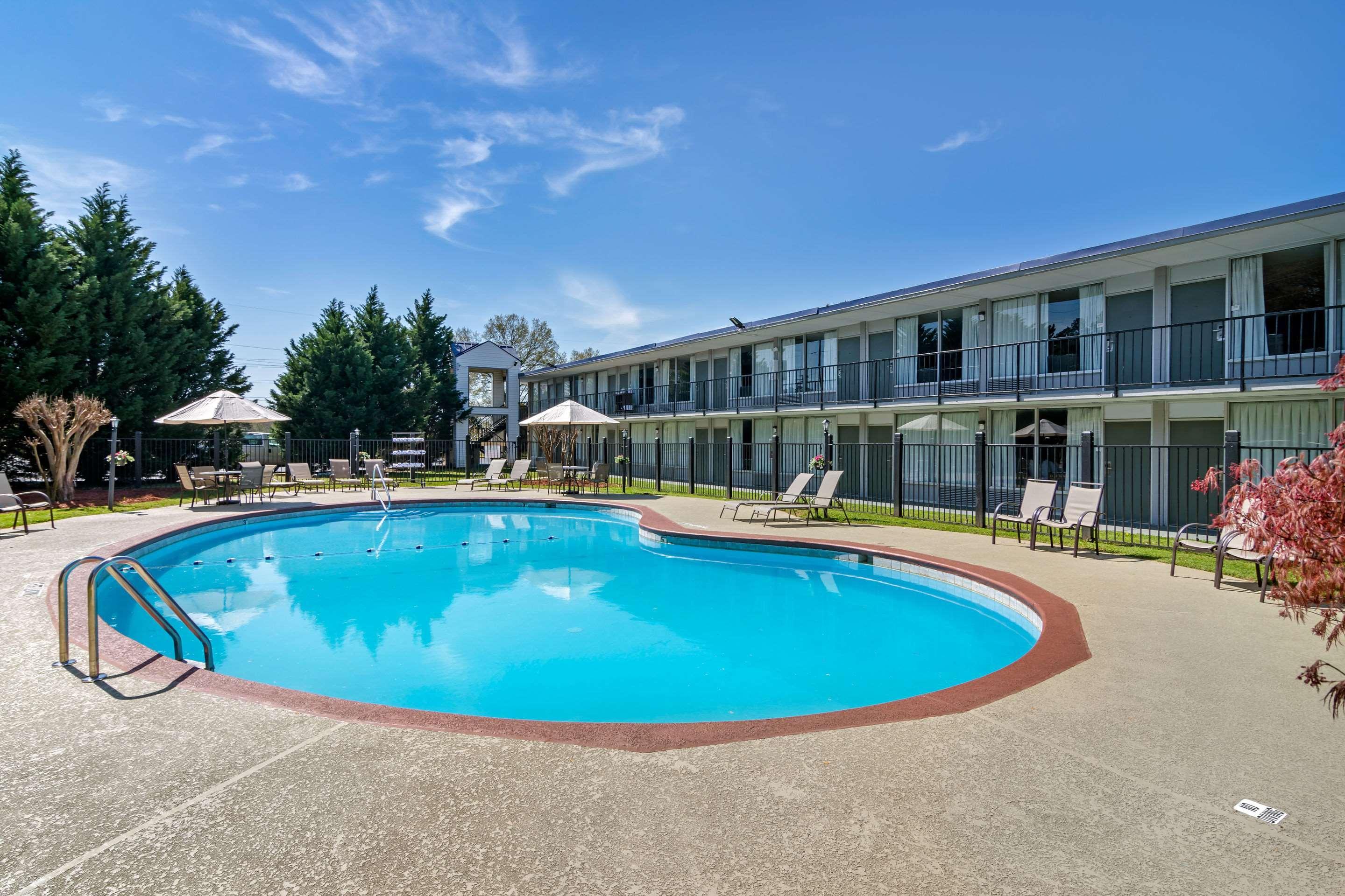 Quality Inn & Suites Cartersville Eksteriør billede